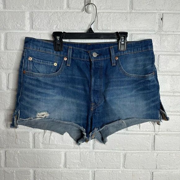 Levis Denim Cut Off Distressed Shorts Button Fly size 31 - Picture 1 of 7
